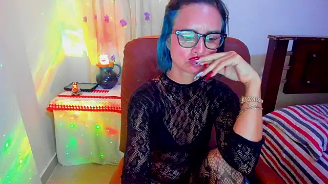 BrianaGarner online show from October 2025 03:00:01 PM