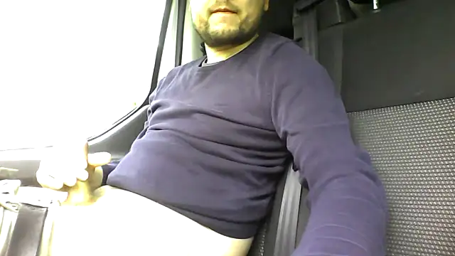 Menic0n online show from February 2026 12:18:01 PM