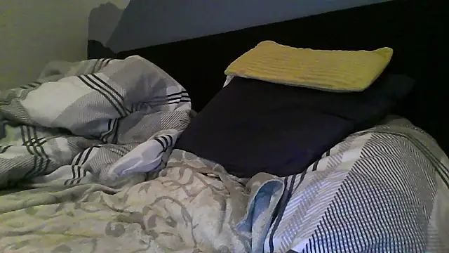 Menic0n online show from November 2025 03:27:01 PM