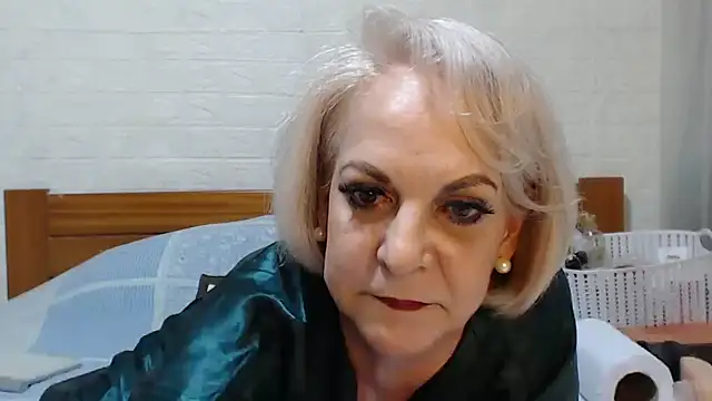 awild kitten online show from December 2025 09:21:01 AM