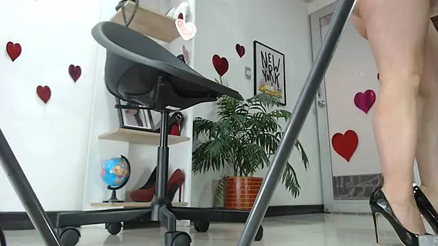 carieBelle1 online show from February 2025 05:21:01 PM