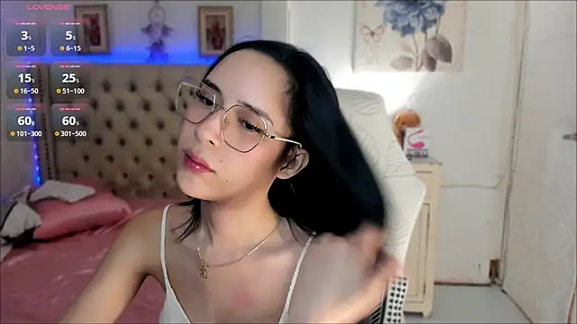 Snapshot of angelic_facexx chatting on April 2026 01:45:02 PM angelic facexx online show from April 2026 01:45:02 PM