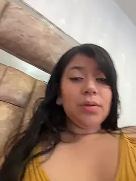 Snapshot of emilyjohanson chatting on May 2026 05:00:02 PM emilyjohanson online show from May 2026 05:00:02 PM