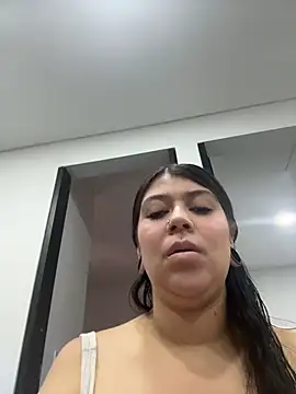 emilyjohanson online show from April 2026 05:06:02 PM