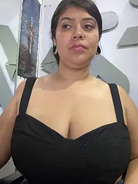 Snapshot of emilyjohanson chatting on March 2025 06:43:01 PM emilyjohanson online show from March 2025 06:43:01 PM