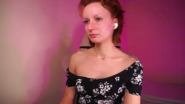 Liuba Fox online show from November 2025 07:17:01 PM