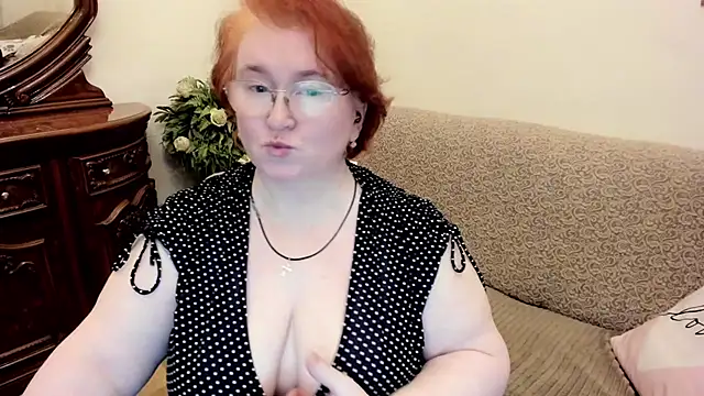 leiamillersonn online show from February 2026 06:17:01 PM