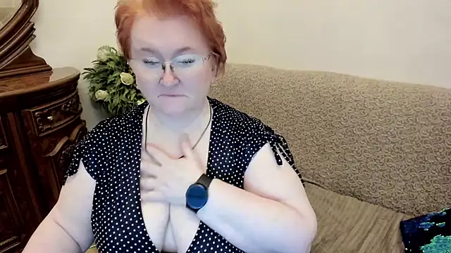 leiamillersonn online show from November 2025 06:56:02 PM