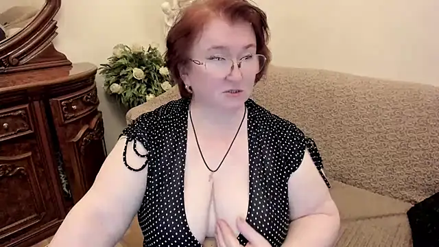 leiamillersonn online show from September 2025 05:52:02 PM