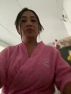 Afroditahott online show from April 2026 07:20:01 PM