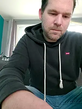 tom sauwer online show from April 2026 04:43:02 PM