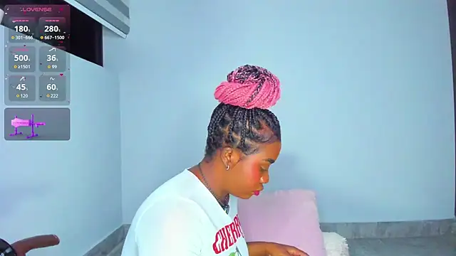 Sofi Smiley online show from April 2026 05:33:01 AM