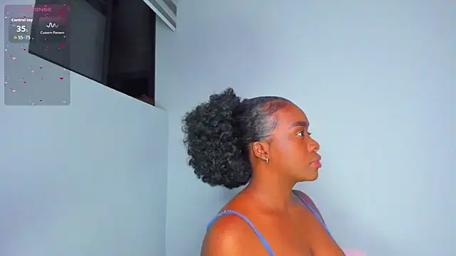 Sofi Smiley online show from March 2026 02:37:01 AM