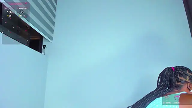 Sofi Smiley online show from February 2026 01:06:02 AM