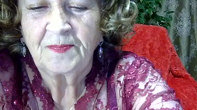 Emma52610 online show from November 2025 02:28:01 PM