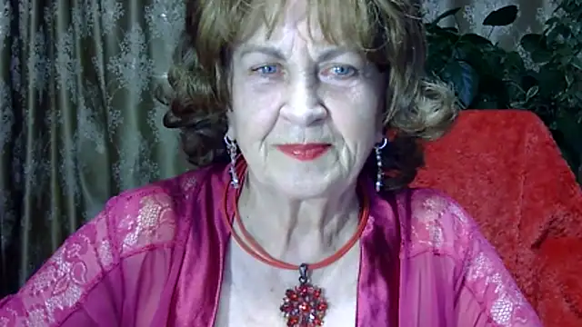 Emma52610 online show from April 2026 05:14:01 PM