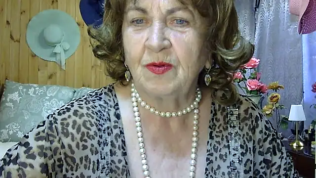 Emma52610 online show from June 2026 11:37:02 AM