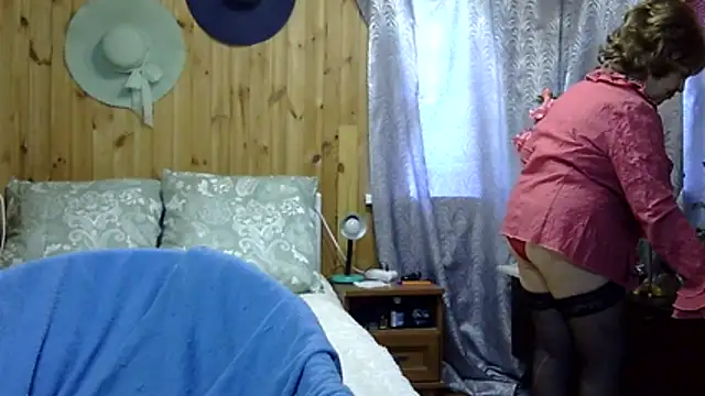 Emma52610 online show from June 2026 11:27:01 AM