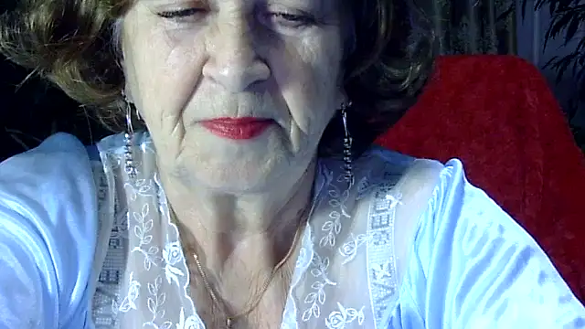 Emma52610 online show from November 2025 05:01:02 PM