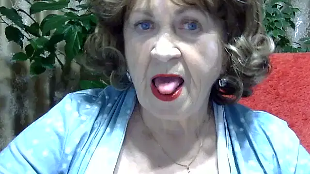 Emma52610 online show from December 2025 04:52:02 PM