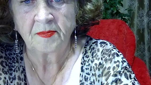 Emma52610 online show from November 2025 04:29:01 PM