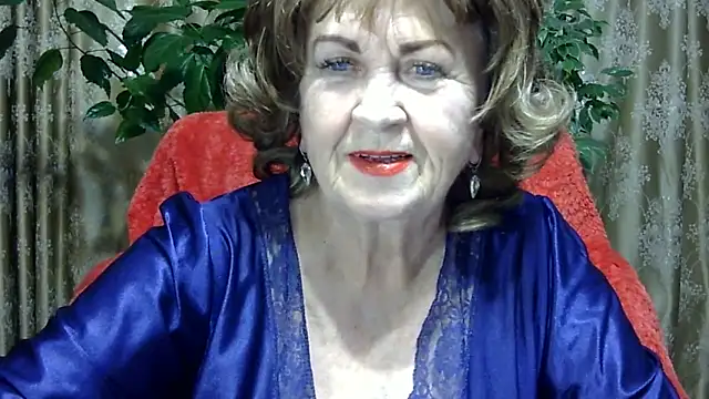 Emma52610 online show from December 2025 05:15:02 PM