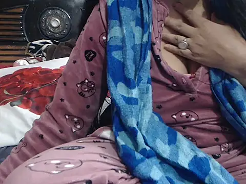 Snapshot of prettyindiandoll chatting on November 2025 06:40:02 AM prettyindiandoll online show from November 2025 06:40:02 AM