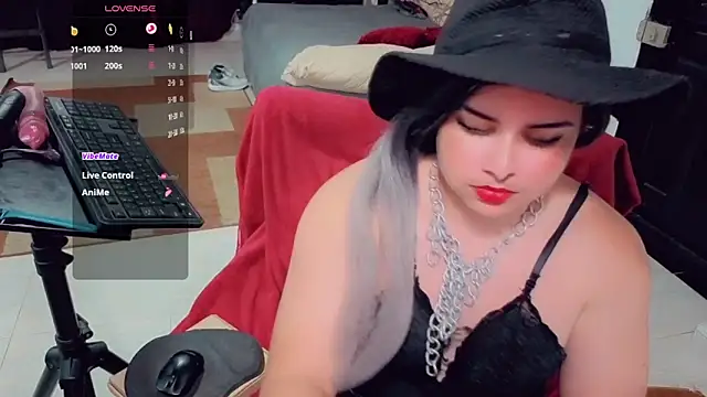 camyl93 online show from April 2026 10:19:02 PM