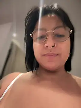 DannaaMeliza online show from December 2024 11:11:02 AM