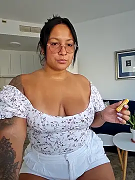 DannaaMeliza online show from September 2025 09:05:02 AM