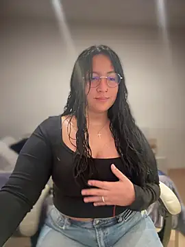 DannaaMeliza online show from January 2025 12:01:01 PM