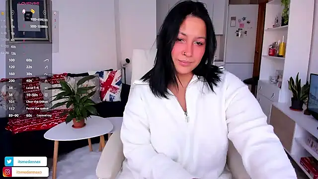 Snapshot of DannaaMeliza chatting on January 2026 08:54:02 AM DannaaMeliza online show from January 2026 08:54:02 AM