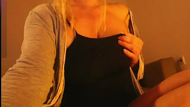 Snapshot of Kishaxxx chatting on February 2025 04:59:02 AM Kishaxxx online show from February 2025 04:59:02 AM