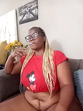 Snapshot of SQUITBOOTY chatting on December 2025 07:51:02 AM SQUITBOOTY online show from December 2025 07:51:02 AM