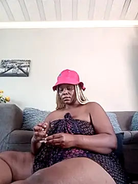 Snapshot of SQUITBOOTY chatting on January 2026 09:38:01 AM SQUITBOOTY online show from January 2026 09:38:01 AM