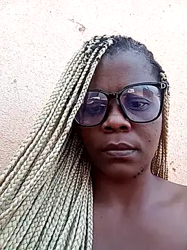 Snapshot of SQUITBOOTY chatting on December 2025 07:44:01 AM SQUITBOOTY online show from December 2025 07:44:01 AM