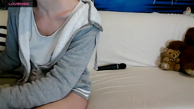 Naughtycandy9 online show from March 2026 03:32:02 PM