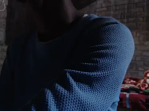 ThethunderPo online show from November 2025 02:37:02 AM