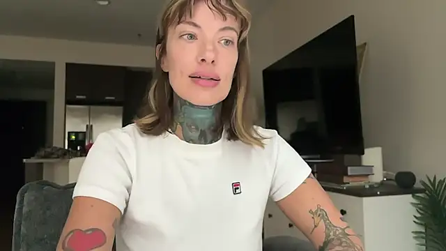 Snapshot of airgeadx chatting on November 2025 03:04:01 PM airgeadx online show from November 2025 03:04:01 PM