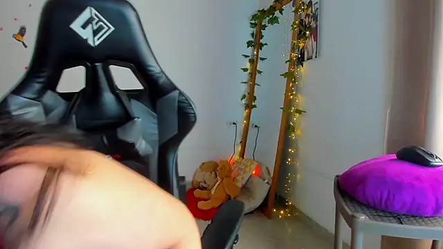 Susan Foxx online show from February 2026 06:05:01 PM