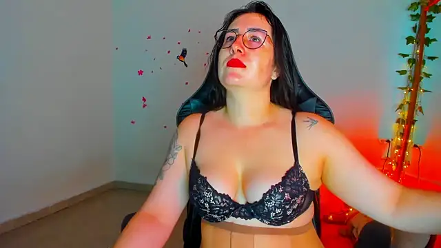 Snapshot of Susan_Foxx chatting on November 2025 05:46:01 PM Susan Foxx online show from November 2025 05:46:01 PM