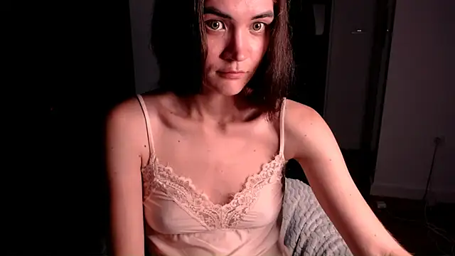 EvelynGG online show from September 2025 03:17:02 AM