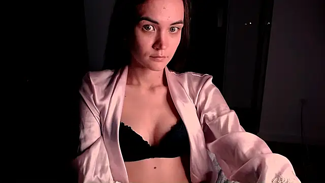 EvelynGG online show from October 2025 02:46:01 AM