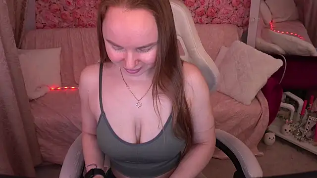 MiaRedFox online show from March 2026 06:42:02 AM