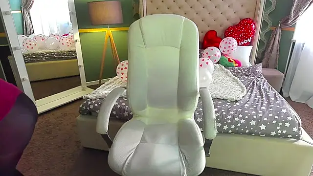 MiaRedFox online show from February 2025 12:47:02 PM
