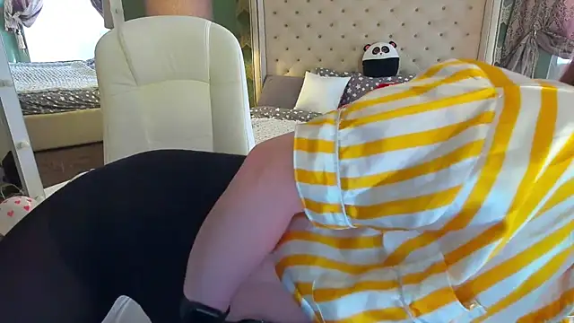 MiaRedFox online show from February 2025 09:53:02 AM
