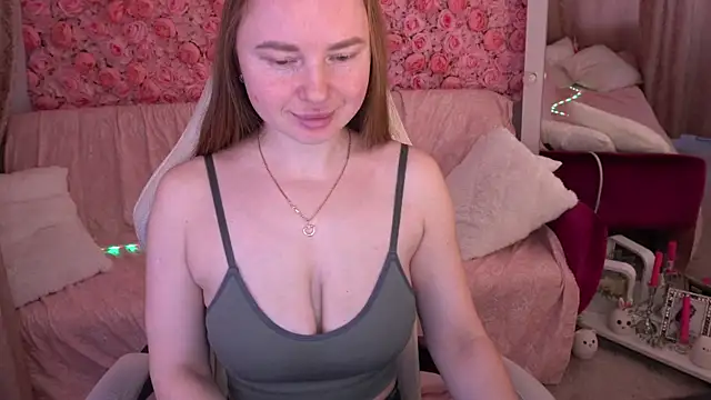 MiaRedFox online show from March 2026 06:41:02 AM