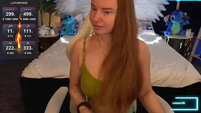 MiaRedFox online show from October 2025 05:41:02 AM