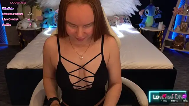 MiaRedFox online show from October 2025 06:45:02 AM