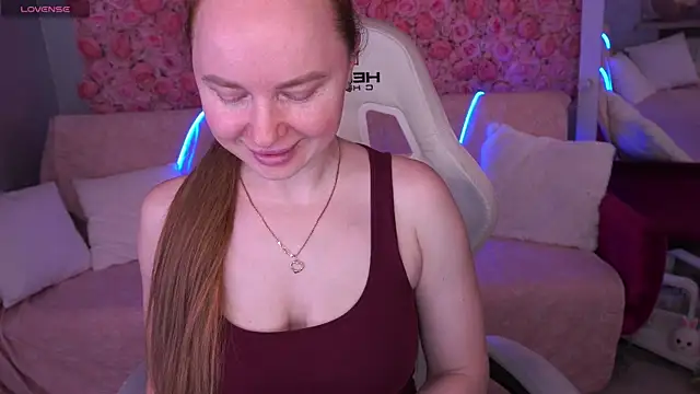 MiaRedFox online show from March 2026 01:12:01 PM